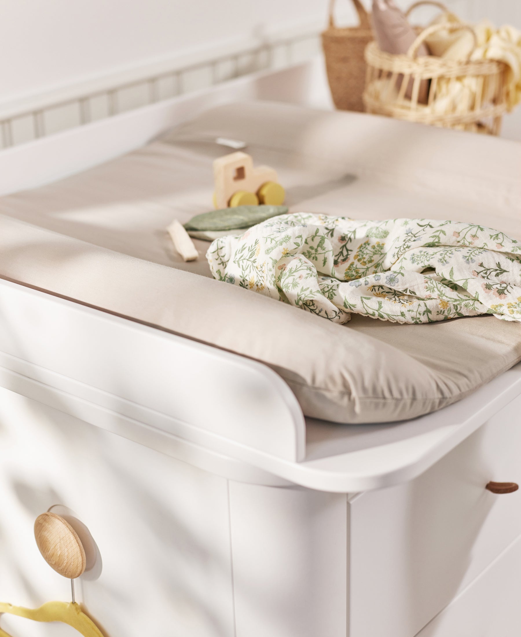 Swan Changing Cushion, Little Mouse