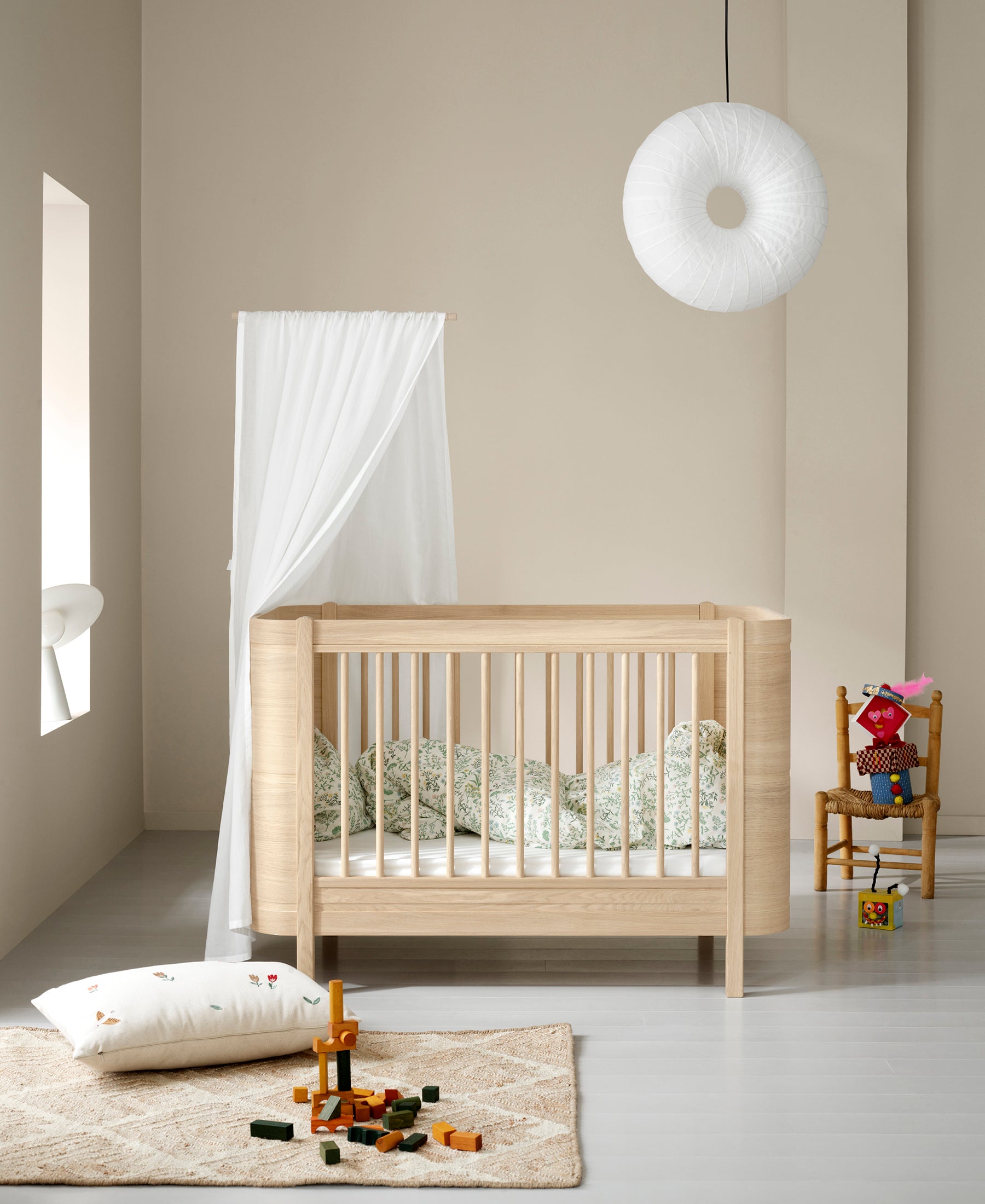 Wood Mini+ cot bed, oak