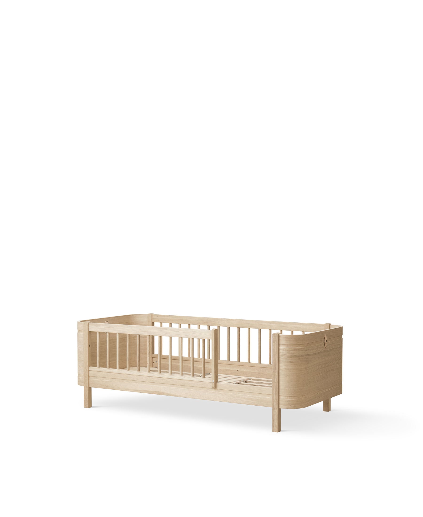 Wood Mini+ cot bed incl. junior kit, oak