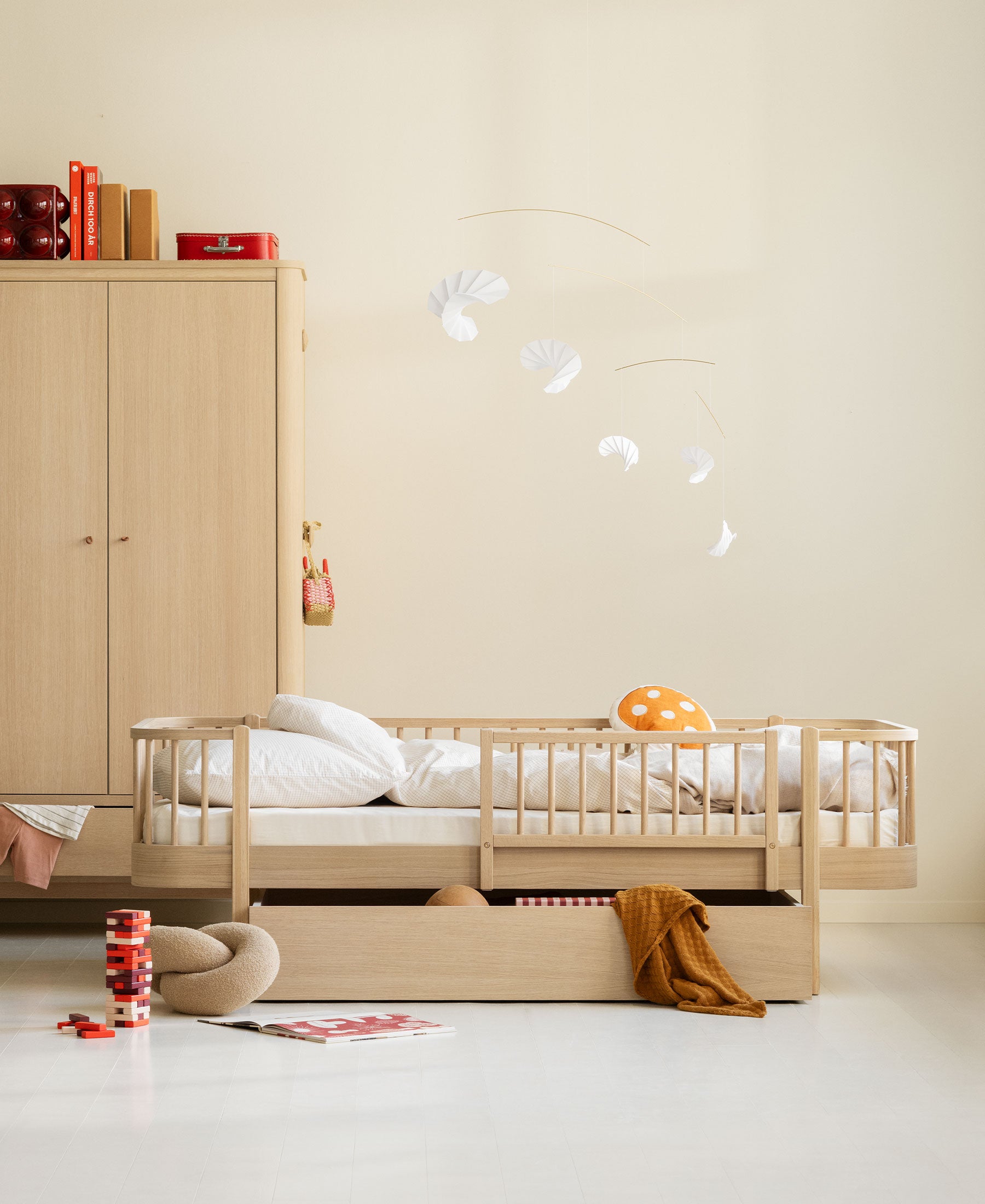 Wood Original day bed, oak