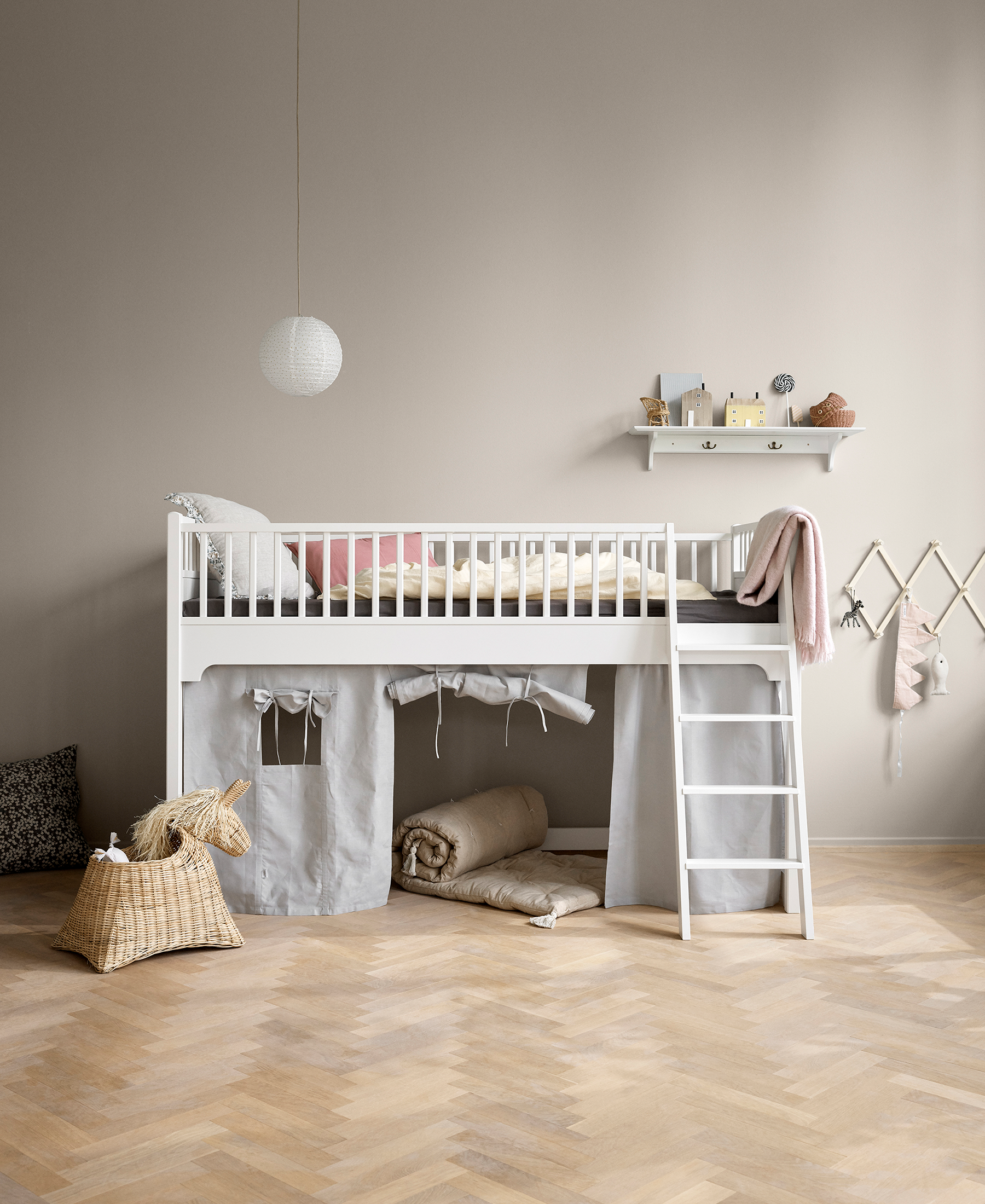 Seaside Classic low loft bed