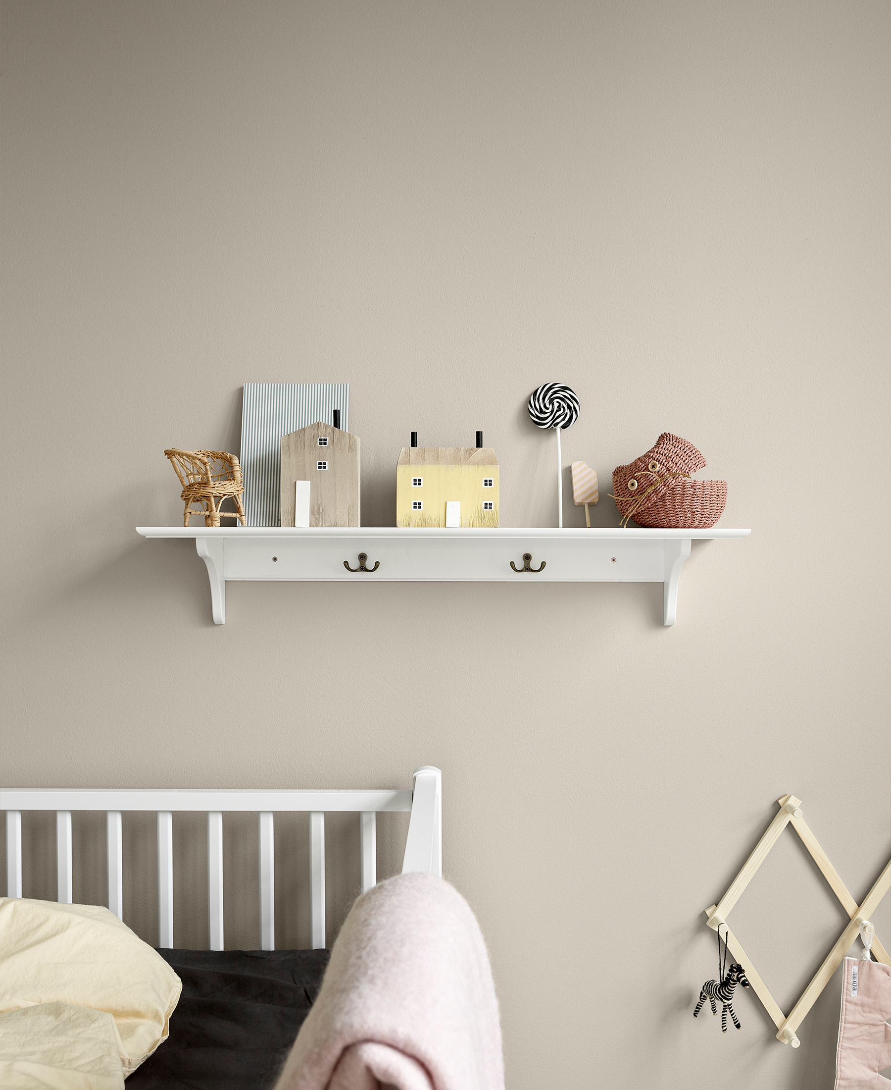 Seaside shelf with hooks, 60x20 cm