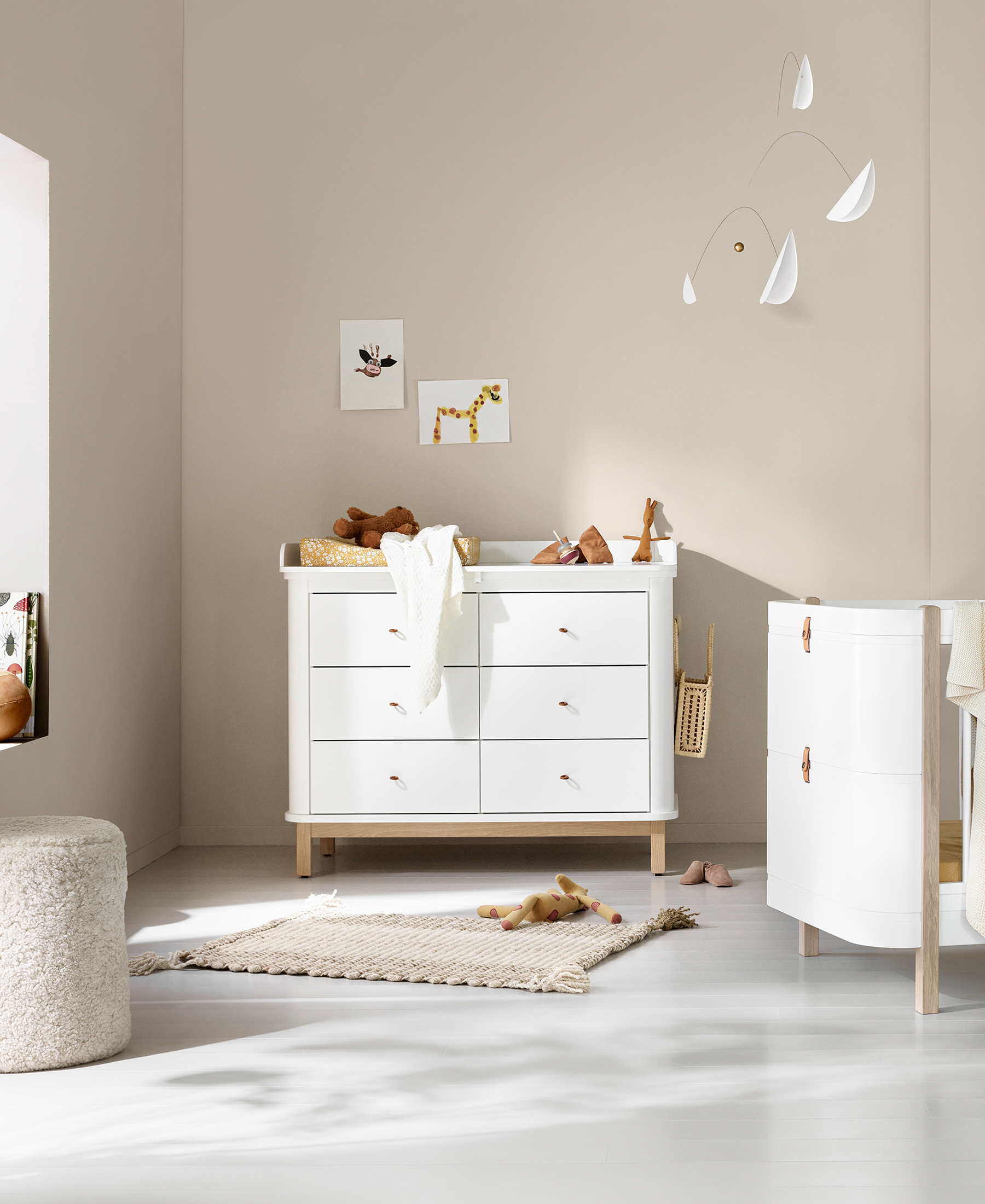 Wood nursery dresser 6 drawers, white/oak